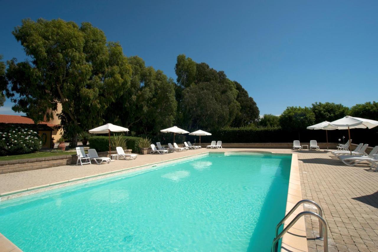 Agriturismo Le Pescine Vada Bagian luar foto