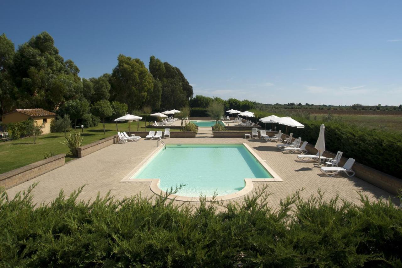 Agriturismo Le Pescine Vada Bagian luar foto