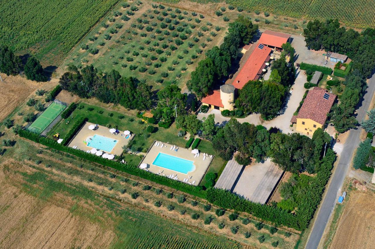 Agriturismo Le Pescine Vada Bagian luar foto