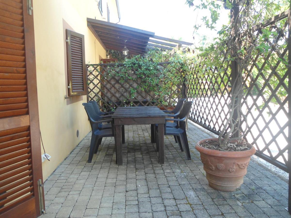 Agriturismo Le Pescine Vada Bagian luar foto