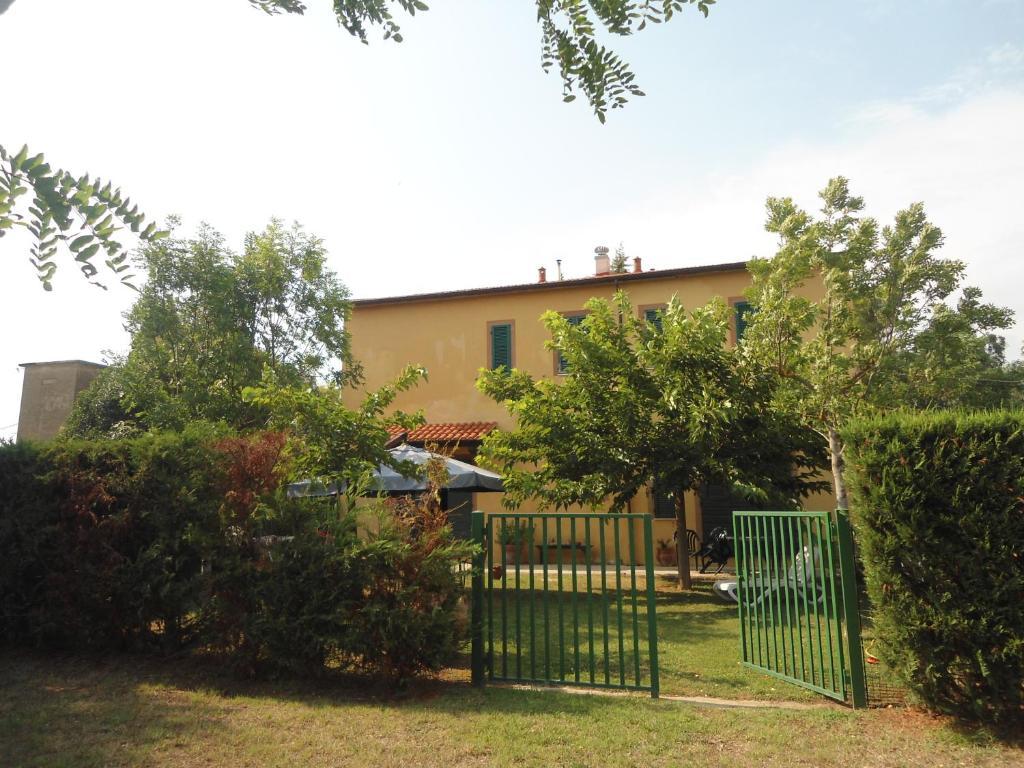 Agriturismo Le Pescine Vada Bagian luar foto