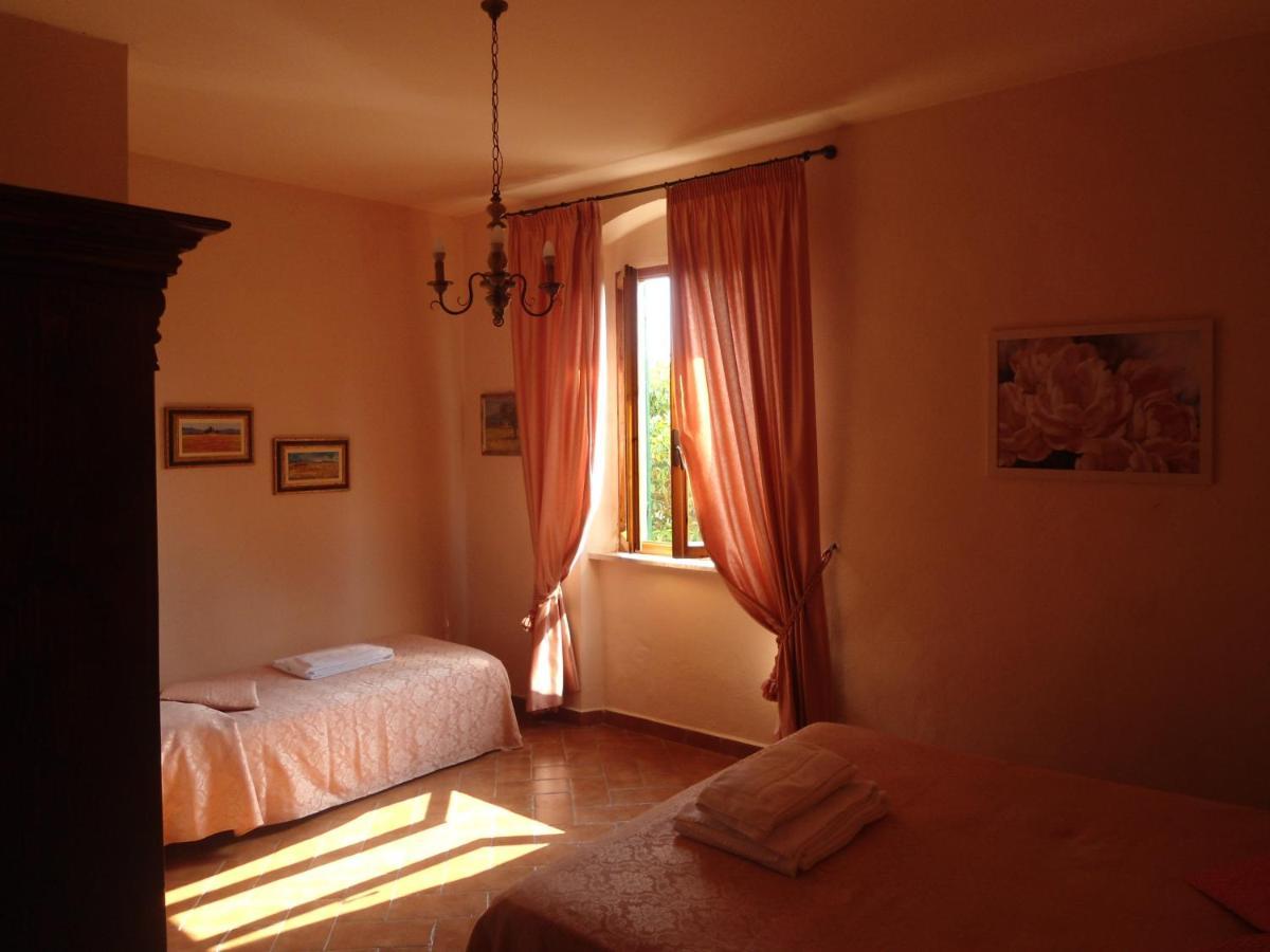 Agriturismo Le Pescine Vada Bagian luar foto